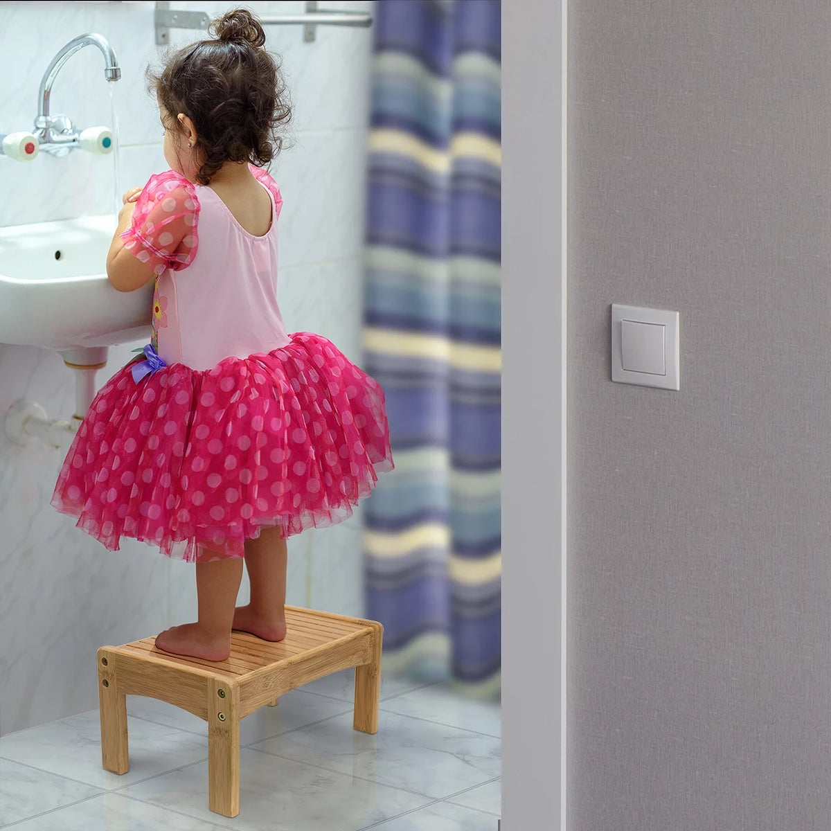 Bamboo Step Stool Y660258