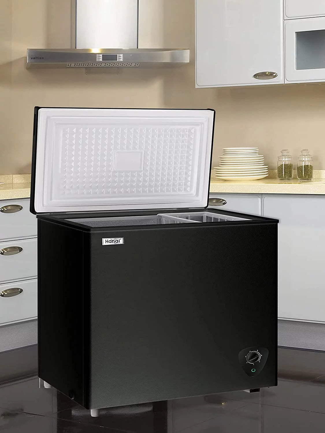 White 3.5 cu.ft Chest Freezer with Removable Basket W632