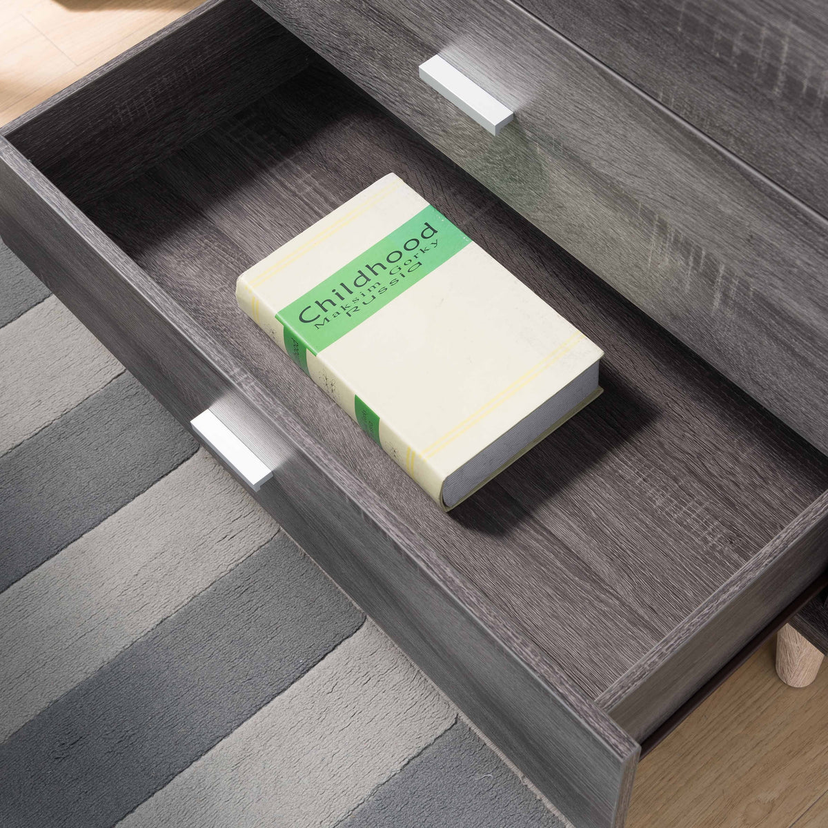 Distressed Grey 4-Drawer Chest with Bar Pulls O17865