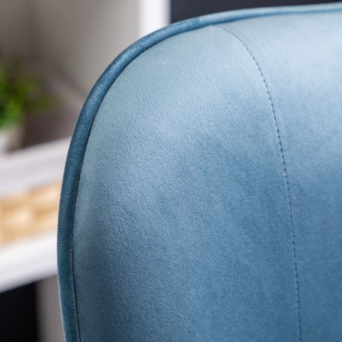 Blue Velvet Button-tufted High-back Accent Chair R5314