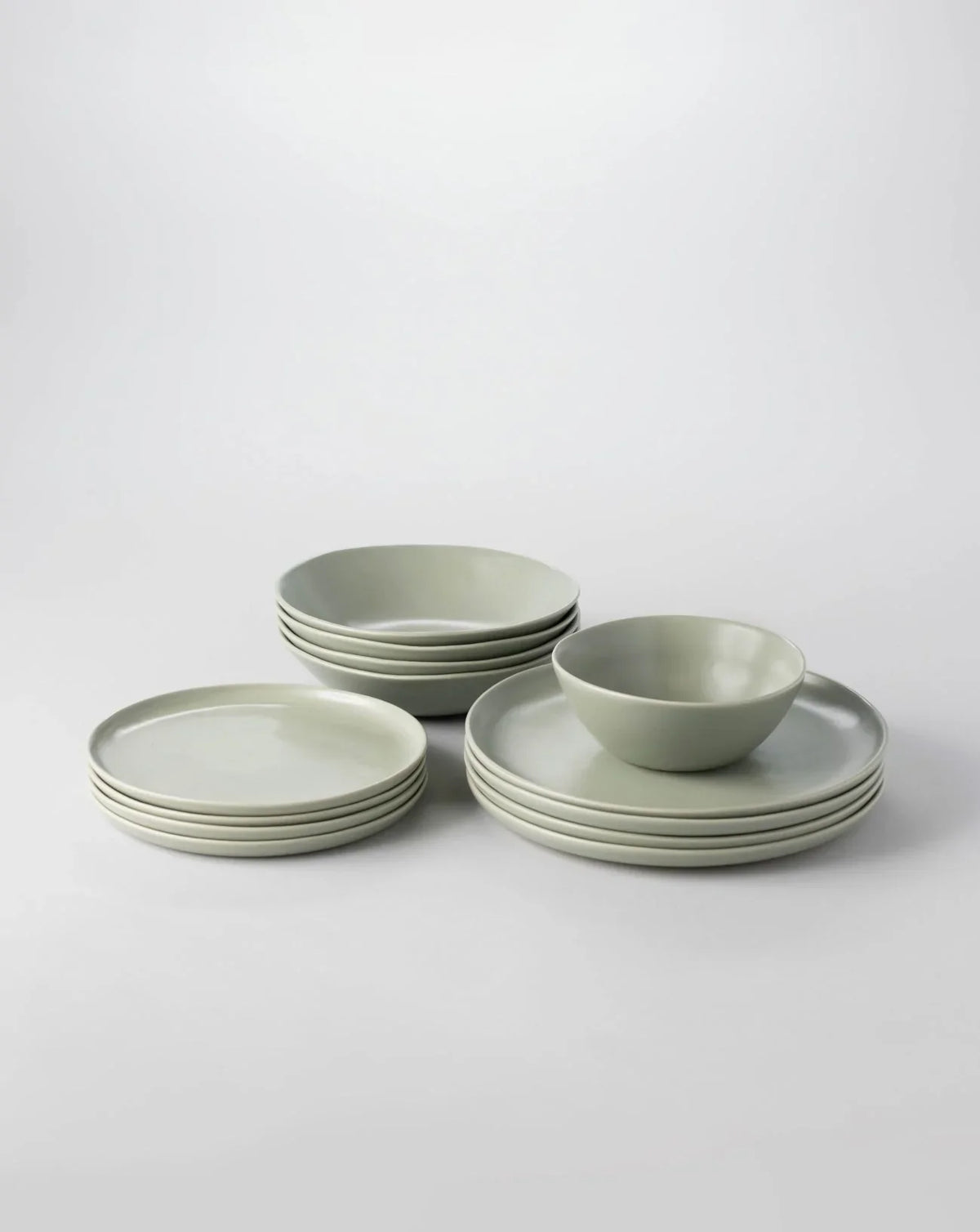 Dinnerware Set in Beachgrass Green C25574