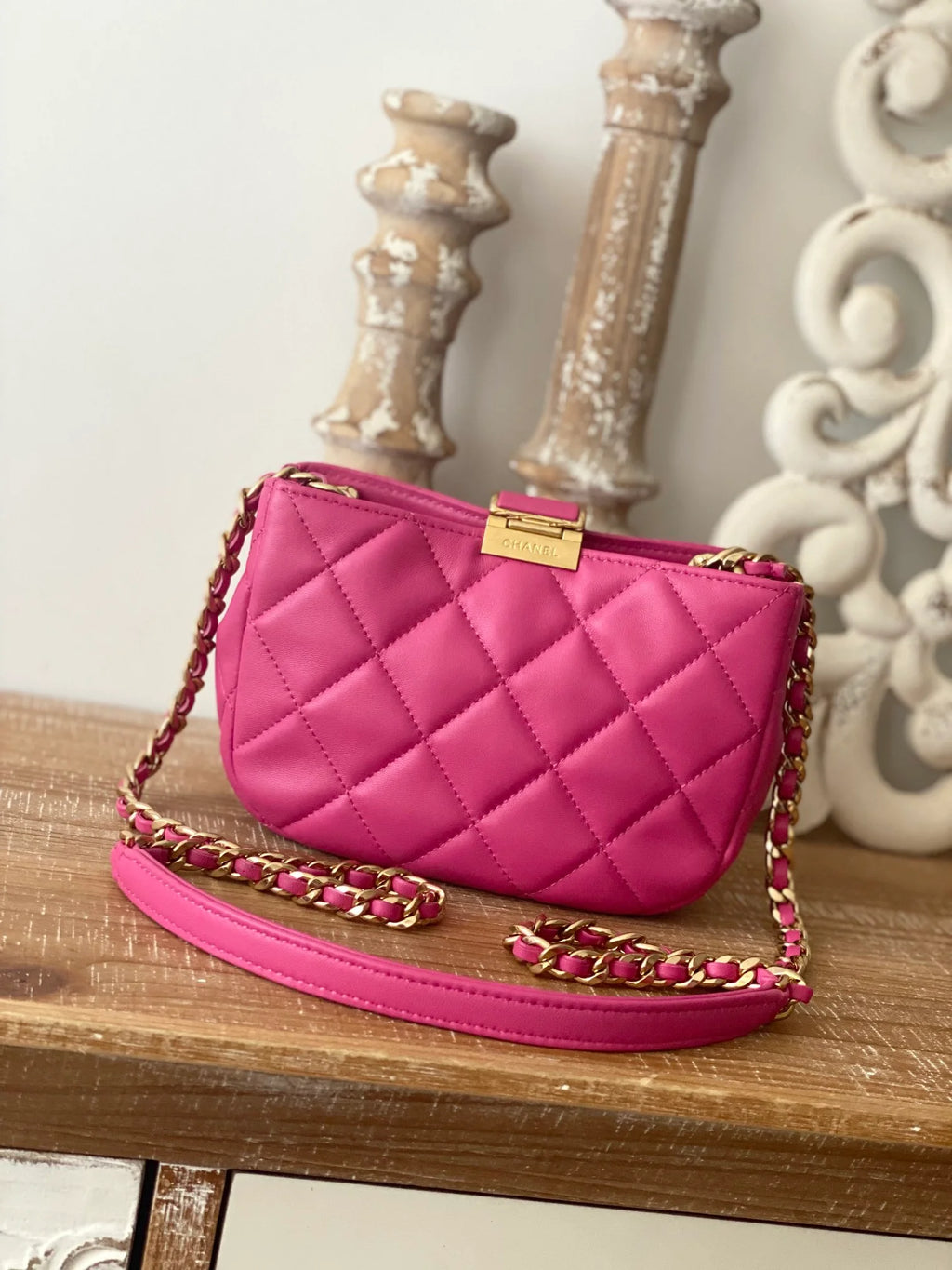 Small Hobo Bag Gold Hardware Pink O222244