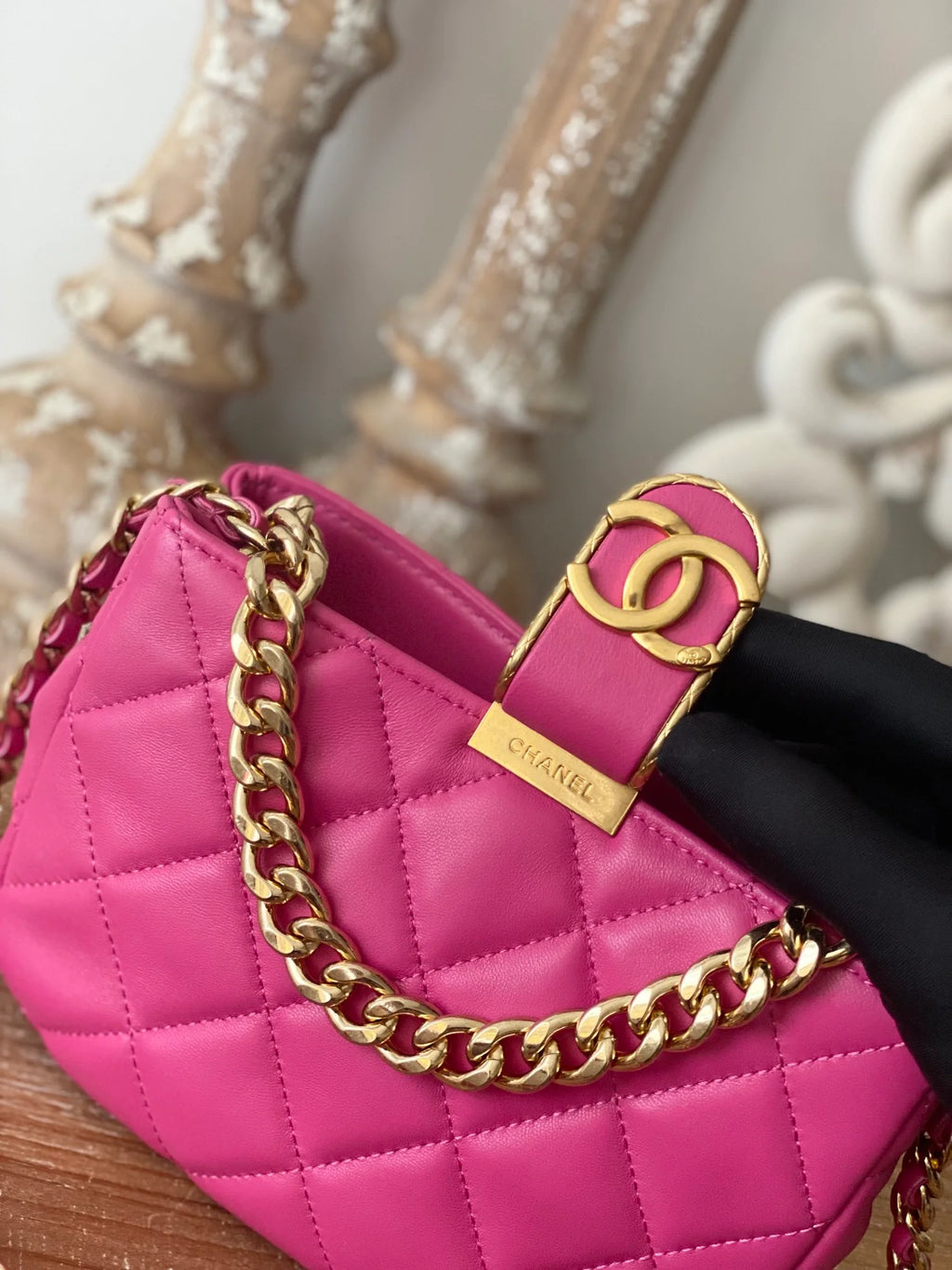 Small Hobo Bag Gold Hardware Pink O222244