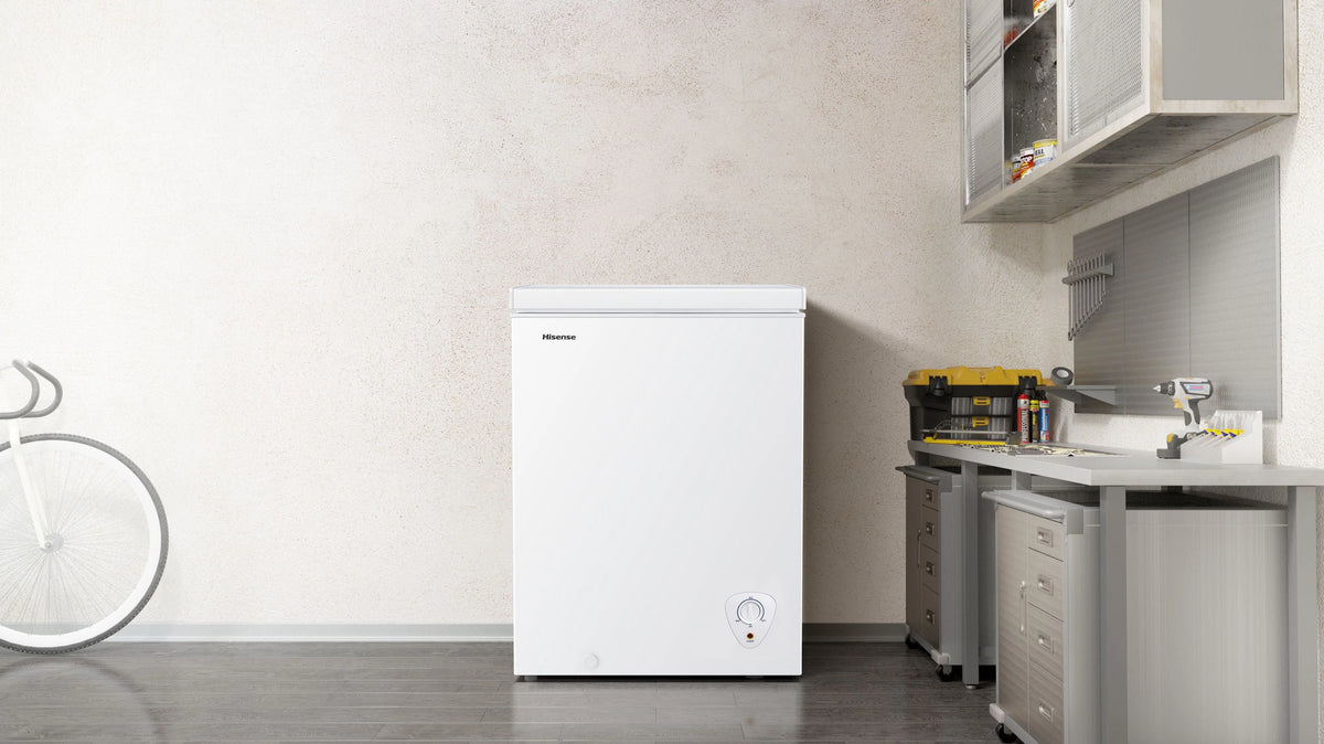 White 5 Cu ft Chest Freezer L587
