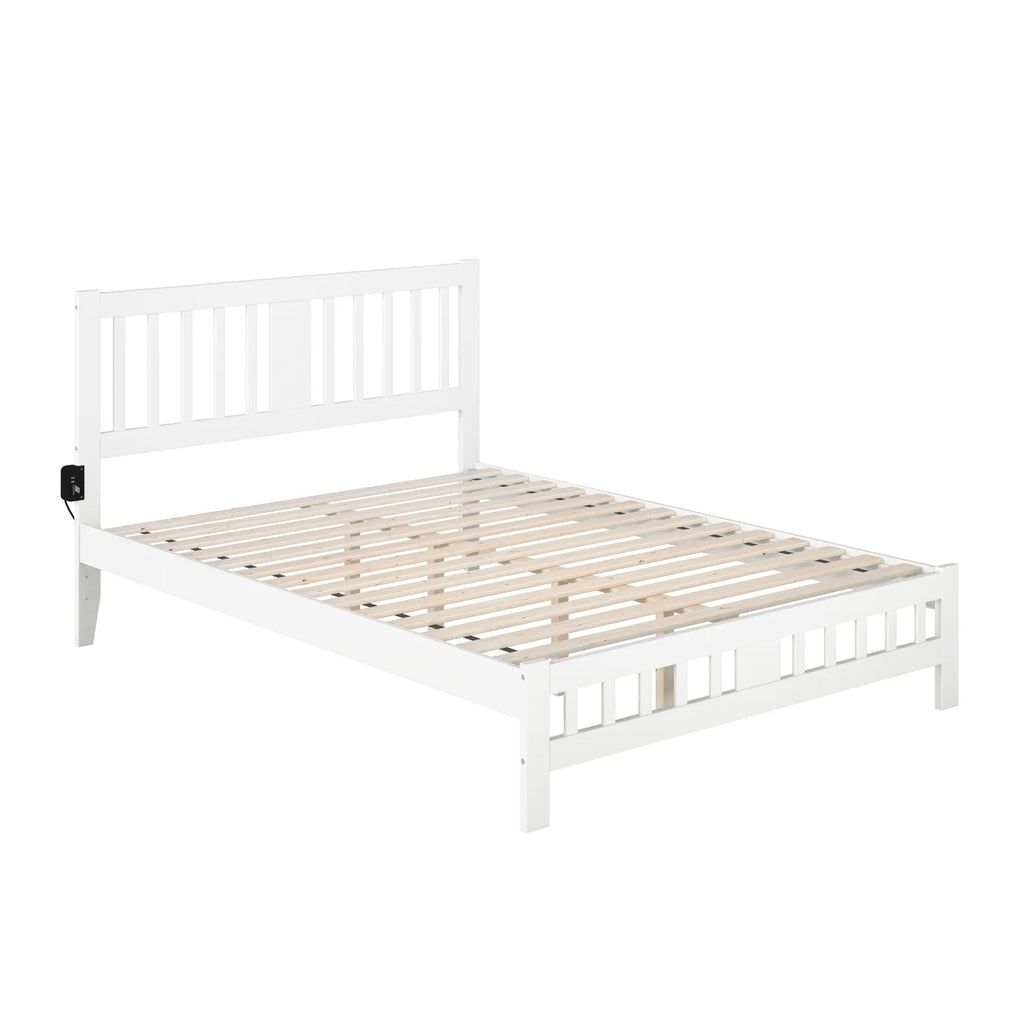 White Wood Queen Bed with Footboard O801