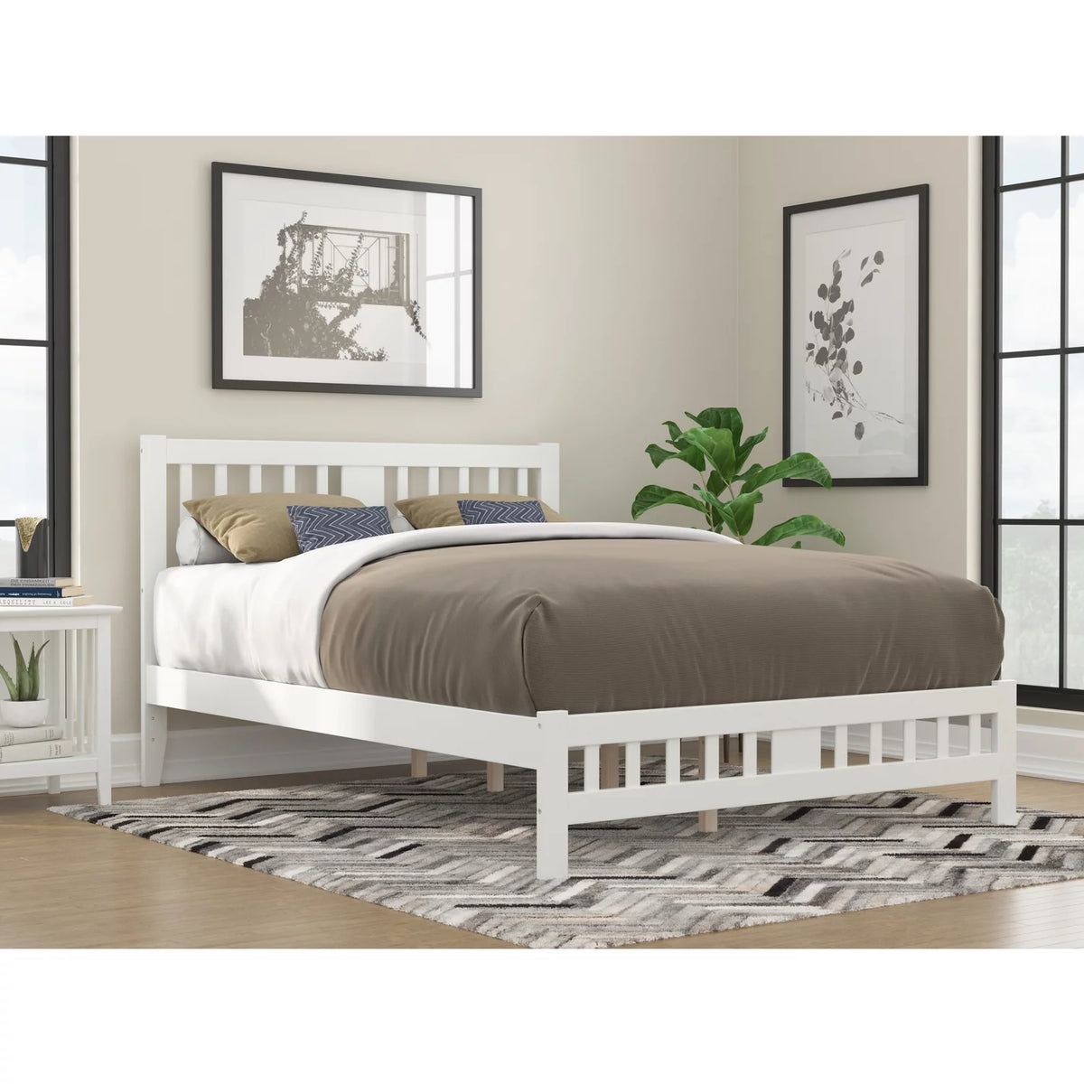 White Wood Queen Bed with Footboard O801
